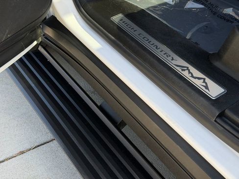 Used 2024 Chevrolet Tahoe High Country image 17