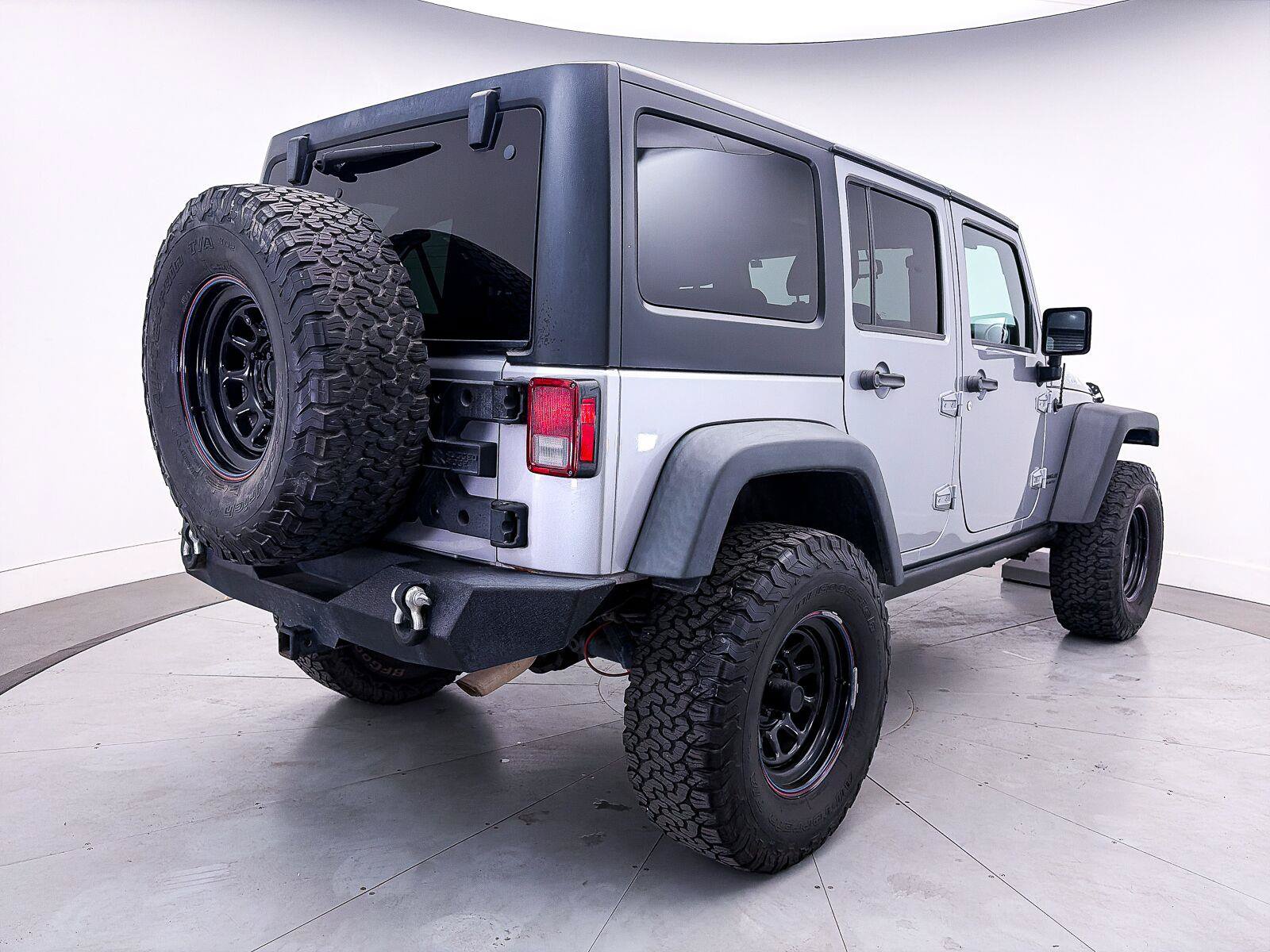Used 2017 Jeep Wrangler Unlimited Rubicon AWD/4WD image 11