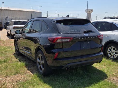 Used 2023 Ford Escape ST-Line FWD image 4