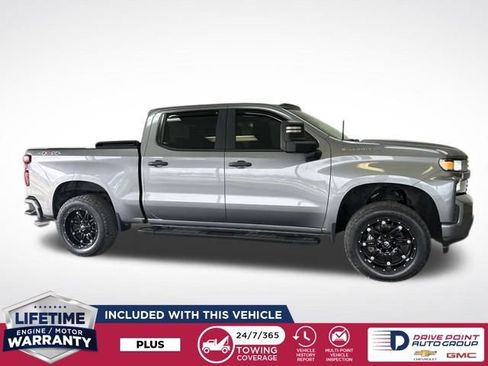 Used 2020 Chevrolet Silverado 1500 Custom w/ Custom Value Package AWD/4WD image 2