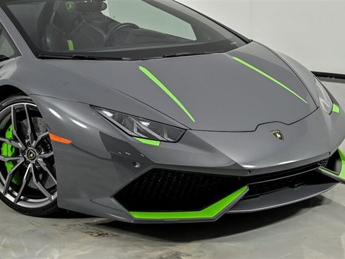 Used 2016 Lamborghini Huracan LP 610-4 AWD/4WD image 2