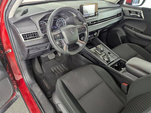 Used 2022 Mitsubishi Outlander ES image 11