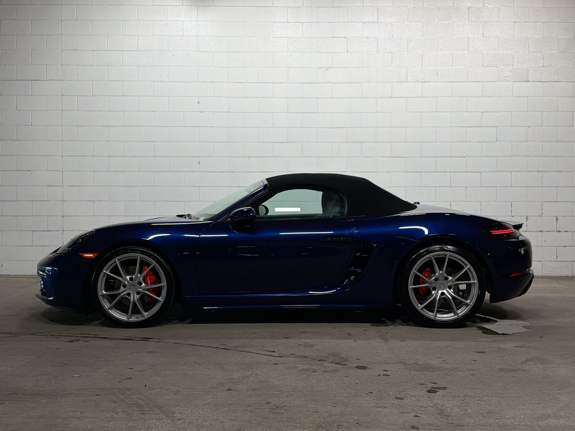 Certified 2024 Porsche 718 Boxster S RWD image 2