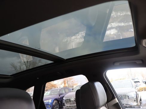 Used 2024 Audi SQ5 Premium Plus w/ Premium Plus Package image 15