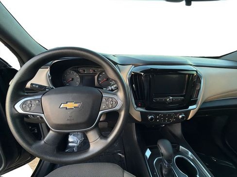 Used 2022 Chevrolet Traverse LS image 20