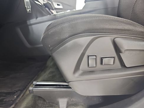 Used 2017 Chevrolet Equinox LS FWD image 33
