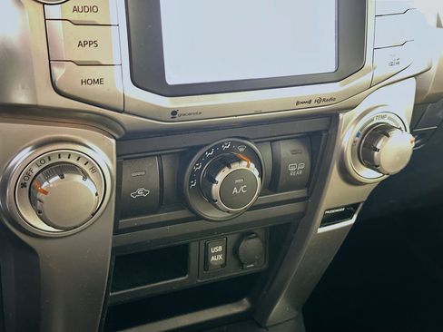 Used 2016 Toyota 4Runner SR5 Premium image 23