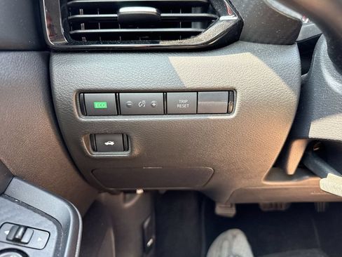Used 2024 Nissan Sentra SV FWD image 18