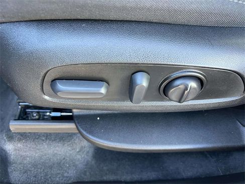 Certified 2023 Chevrolet Traverse LT image 19