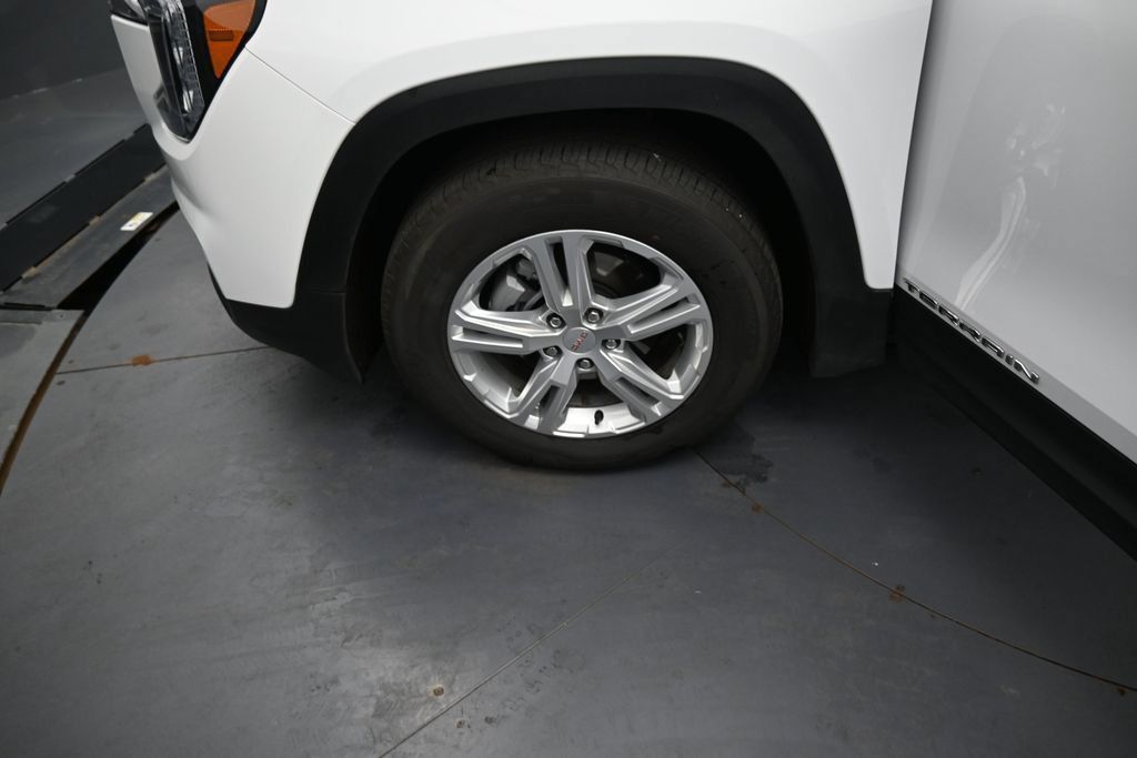 Used 2024 GMC Terrain SLE FWD image 14