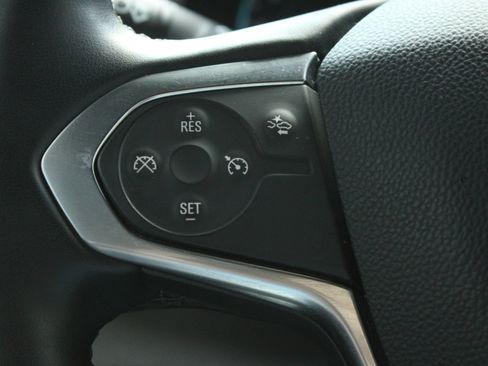 Used 2023 Chevrolet Traverse LT FWD image 34