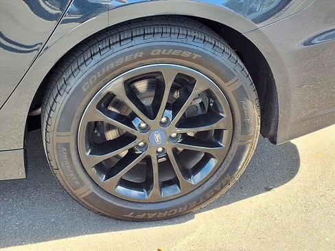 Used 2020 Ford Fusion SE image 26