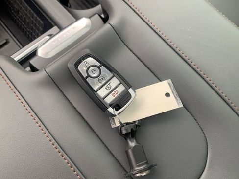 New 2025 Ford Expedition Max Active image 23