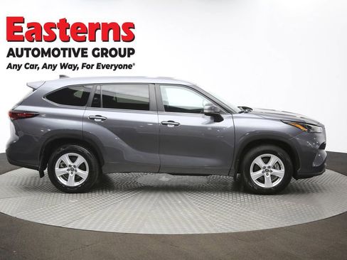 Used 2024 Toyota Highlander LE image 46
