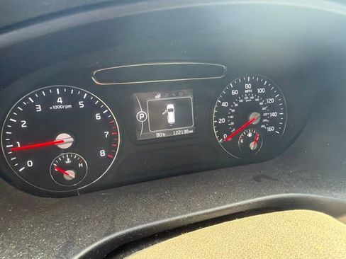 Used 2018 Kia Sorento FWD image 11