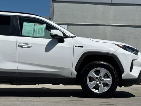 Used 2020 Toyota RAV4 LE w/ All Weather Liner Package AWD/4WD image 33