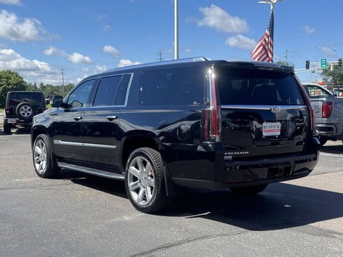 Used 2020 Cadillac Escalade ESV Luxury AWD/4WD image 5