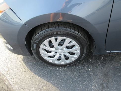 Used 2018 Toyota Corolla LE FWD image 13
