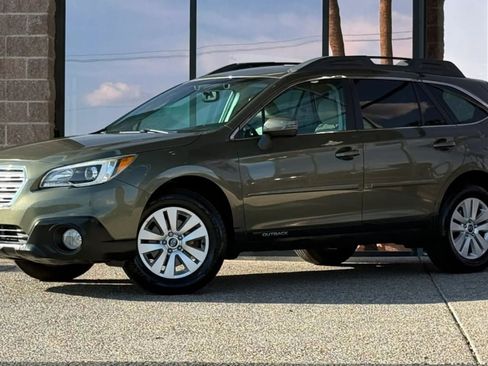 Used 2015 Subaru Outback 2.5i Premium AWD/4WD image 3