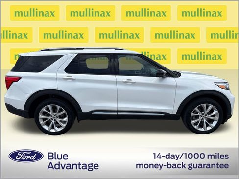 Used 2022 Ford Explorer Platinum w/ Equipment Group 601A AWD/4WD image 2