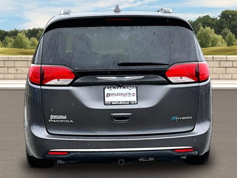 Used 2018 Chrysler Pacifica Limited w/ Advanced Safetytec Group FWD image 4