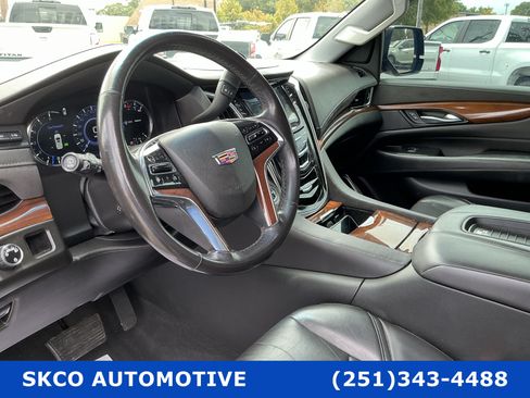 Used 2019 Cadillac Escalade Premium Luxury RWD image 20