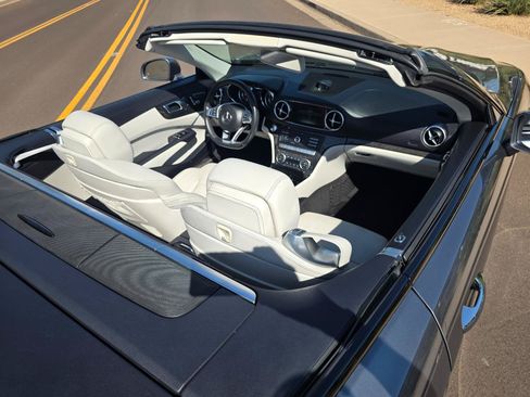 Used 2018 Mercedes-Benz SL 550 image 30
