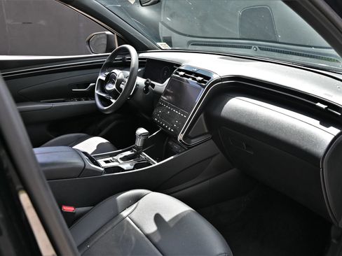 Used 2024 Hyundai Santa Cruz Night AWD/4WD image 16