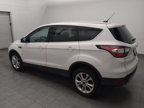 Used 2017 Ford Escape SE FWD image 3
