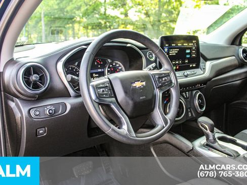 Used 2025 Chevrolet Blazer LT FWD image 23