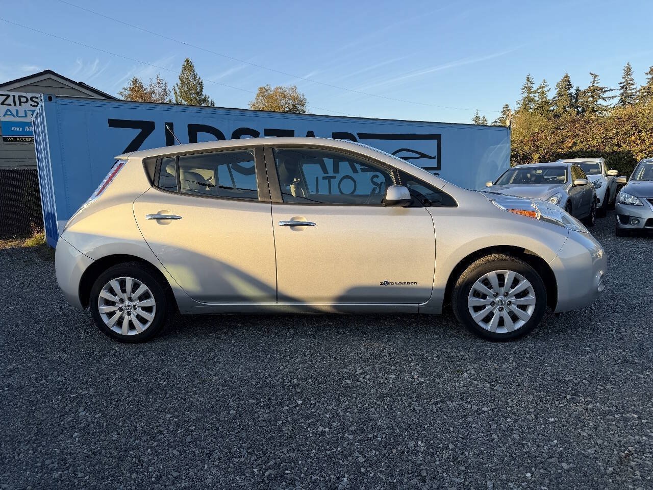 Used 2013 Nissan Leaf S w/ Charger Pkg FWD image 2