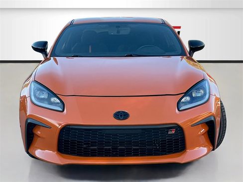 Used 2023 Toyota GR86 10th Anniversary SE image 2
