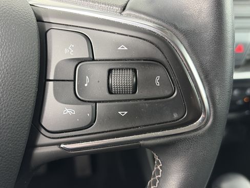 Used 2025 Buick Encore GX Preferred AWD/4WD image 32