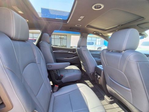 Used 2024 Buick Enclave Essence w/ Experience Buick Package FWD image 16
