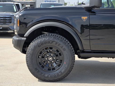 New 2026 Ford Bronco Badlands AWD/4WD image 9