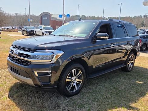 Used 2024 Ford Expedition Limited AWD/4WD image 4