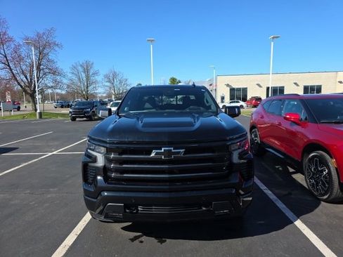 Used 2025 Chevrolet Silverado 1500 High Country w/ Midnight Edition image 2