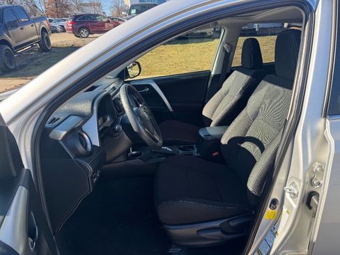 Used 2015 Toyota RAV4 XLE image 11