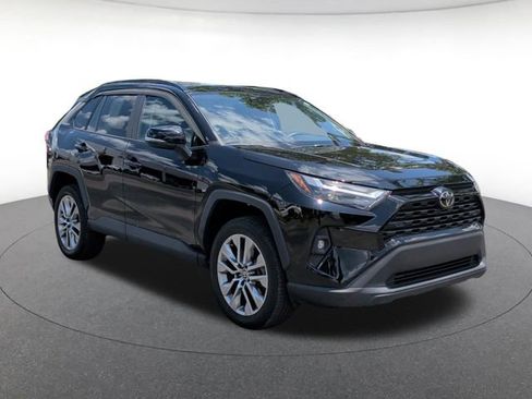 Used 2023 Toyota RAV4 XLE Premium FWD image 8