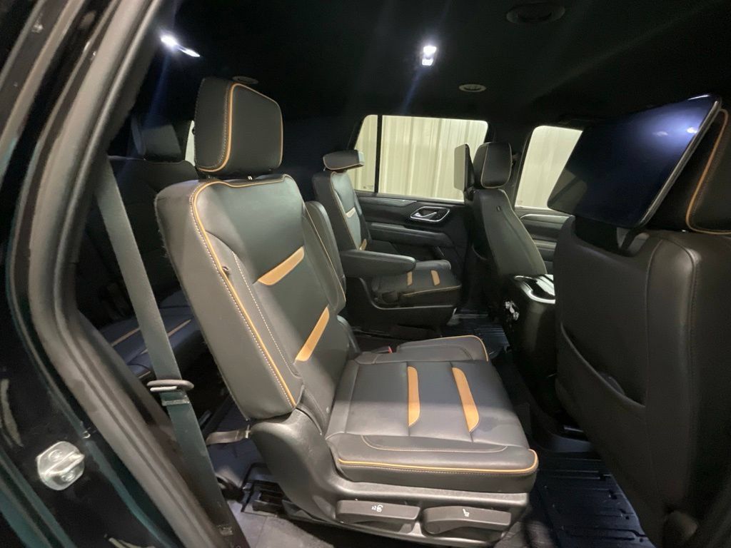 Used 2023 GMC Yukon AT4 w/ LPO, Floor Liner Package AWD/4WD image 18