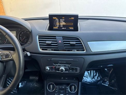 Used 2017 Audi Q3 2.0T Premium w/ Convenience Package FWD image 14