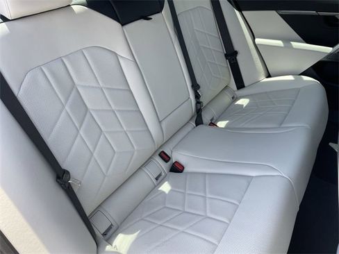 New 2025 BMW 530i image 13