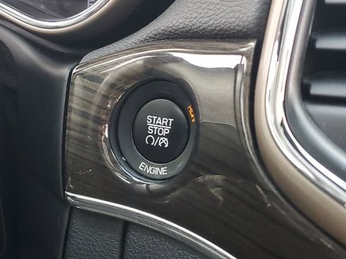 Used 2015 Jeep Grand Cherokee Overland AWD/4WD image 25