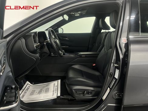 Used 2024 Toyota Crown Limited image 22