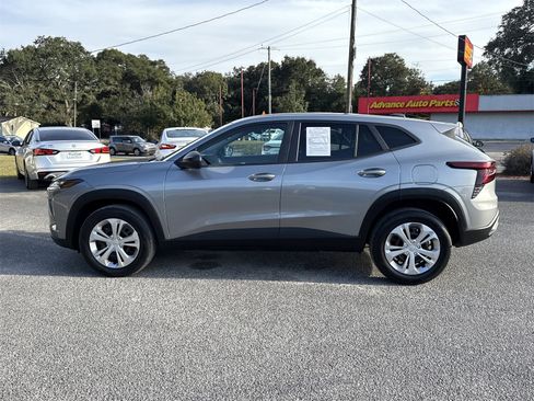 Used 2024 Chevrolet Trax LS w/ Driver Confidence Package image 2