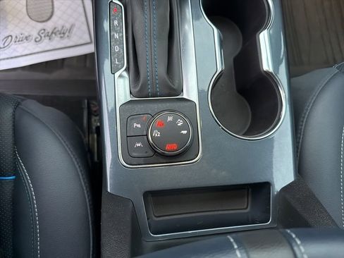 Used 2024 Chevrolet Blazer RS w/ Enhanced Convenience Package image 8