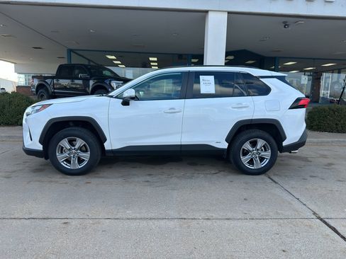 Used 2024 Toyota RAV4 XLE image 3