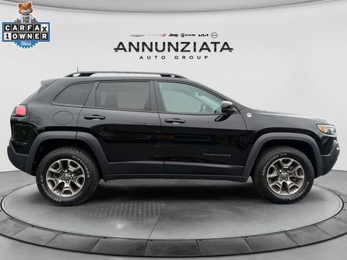 Used 2022 Jeep Cherokee Trailhawk w/ Comfort/Convenience Group AWD/4WD image 6