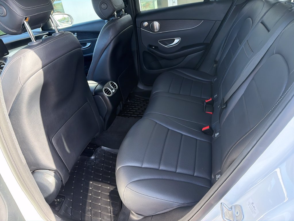 Used 2021 Mercedes-Benz GLC 300 4MATIC image 23