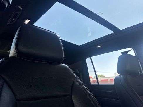 Used 2022 GMC Yukon XL Denali AWD/4WD image 20
